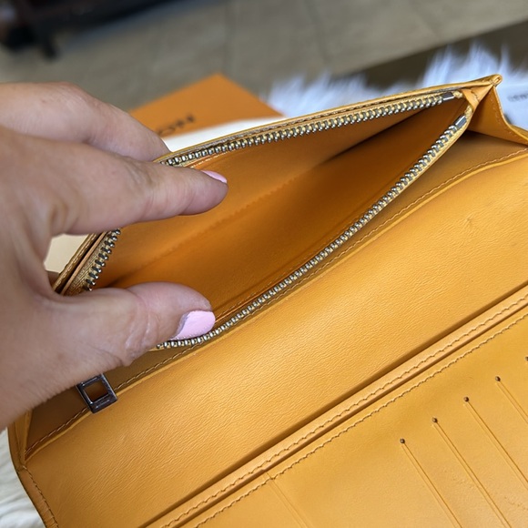 Louis Vuitton Brazza Wallet yellow long wallet saffron aerogramme - Picture 10 of 17